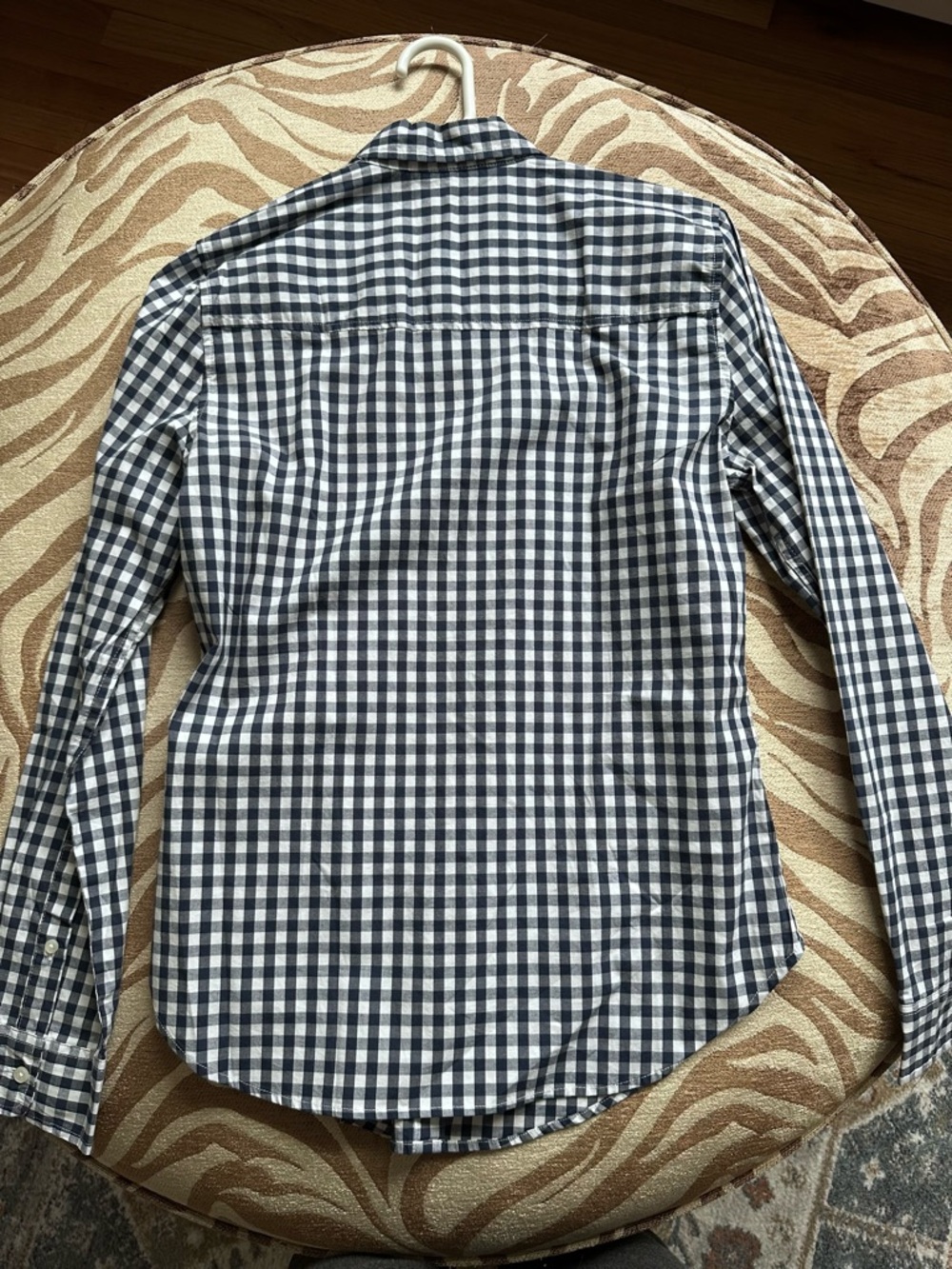 Abercrombie & Fitch Navy and White Gingham Women’s Button-Down Shirt - Picture 4 of 4